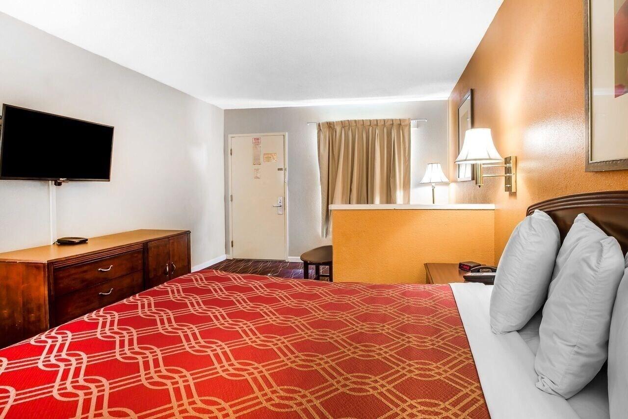 Zainee Inc Budgetel Inn And Suites Огъста Екстериор снимка