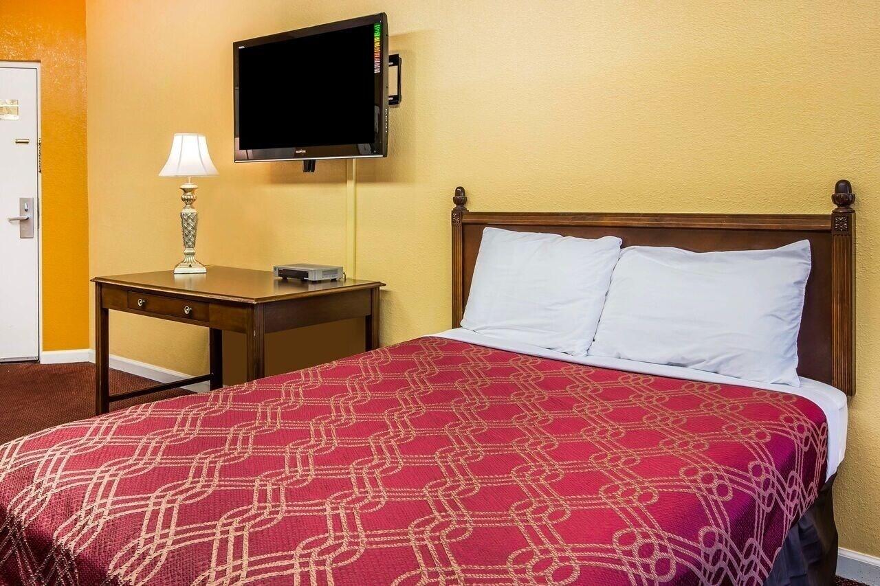 Zainee Inc Budgetel Inn And Suites Огъста Екстериор снимка